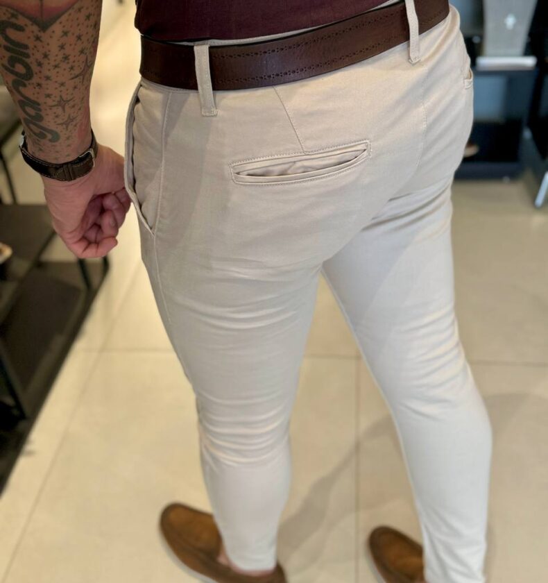 Garbin Group Store - Calça Alfaiataria Super Skinny Acetinada Zip-Off - Areia