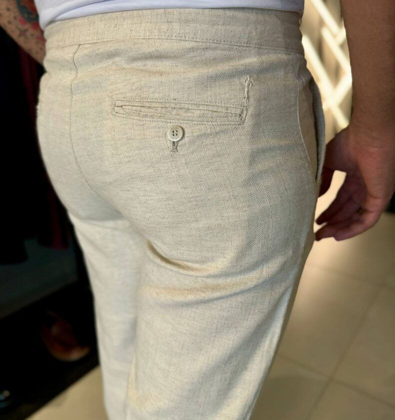 Garbin Group Store - Calça Alf. Linho Com Cordão -  Zip-Off -  Areia