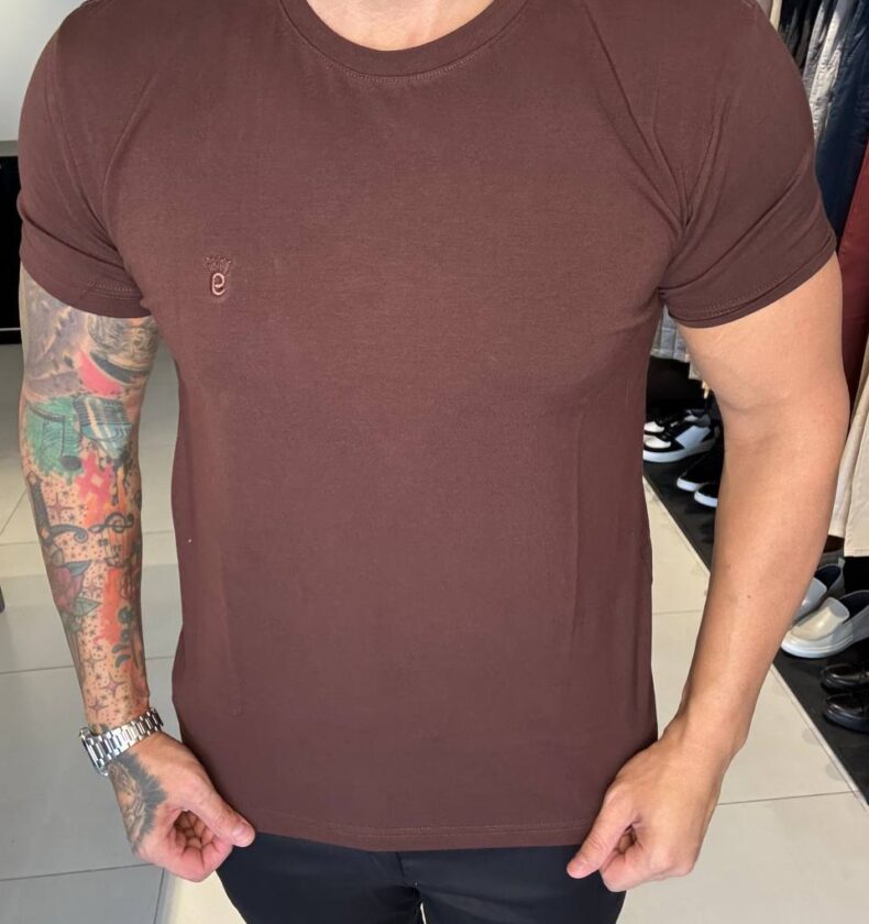 Garbin Group Store - Camiseta Basica G.Careca Com Elast. Garbin Marrom