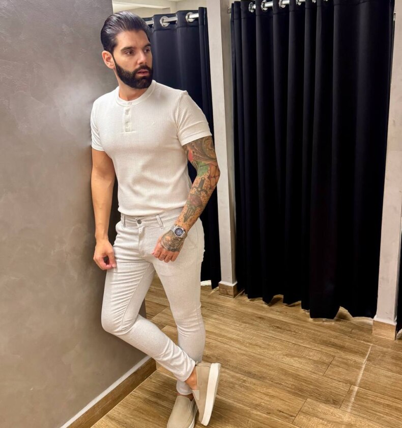Garbin Group Store - Camiseta Com Botão - Zip-Off - Branca
