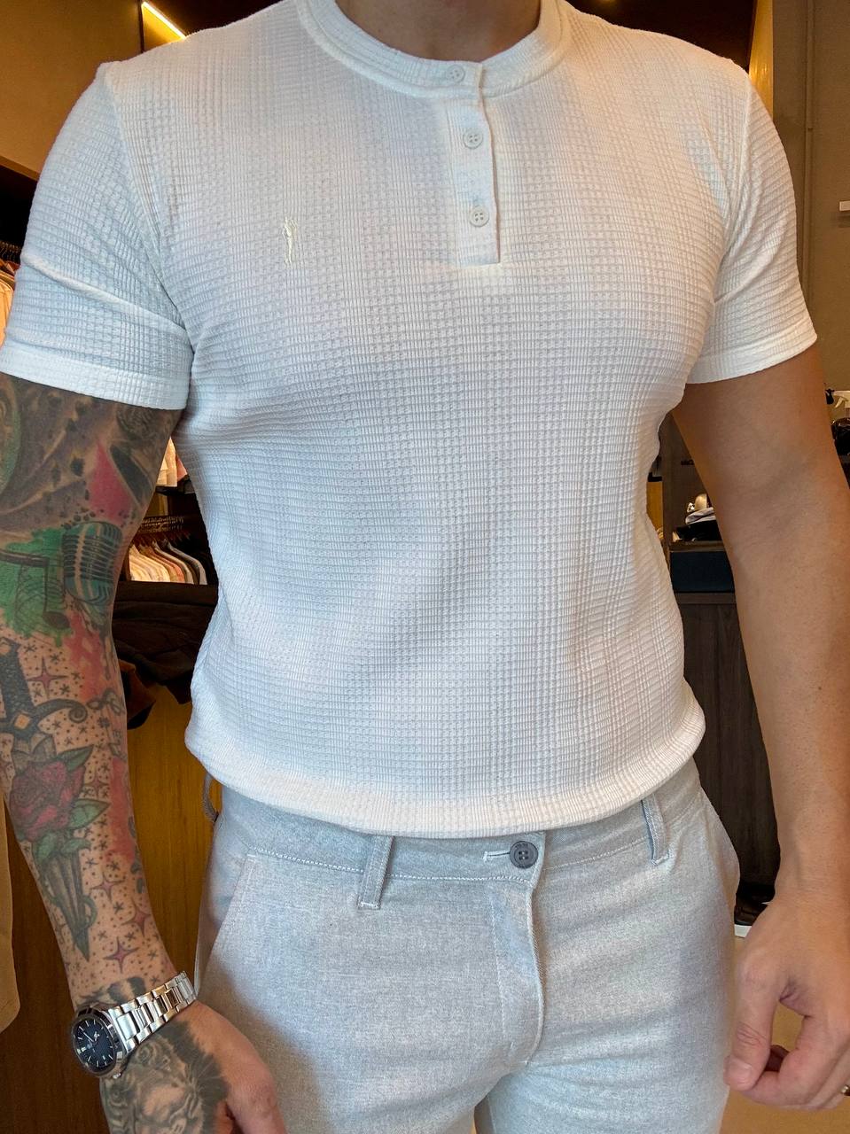 Garbin Group Store - Camiseta Com Botão - Zip-Off - Branca