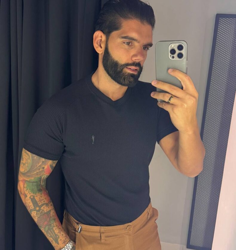 Garbin Group Store - Camiseta Texturizada - Zip-Off - Preta