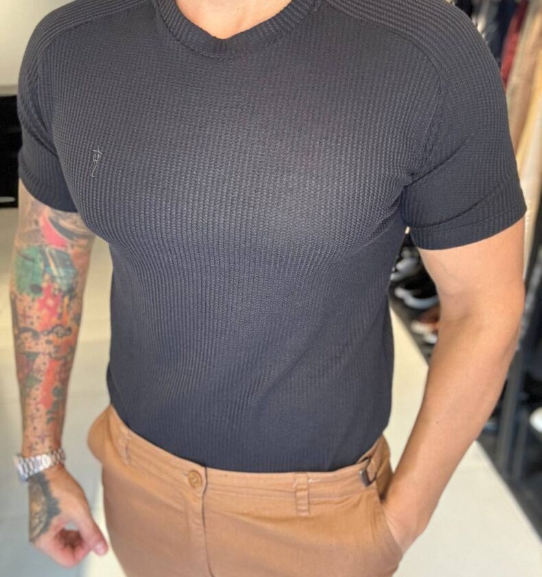 Garbin Group Store - Camiseta Texturizada - Zip-Off - Preta