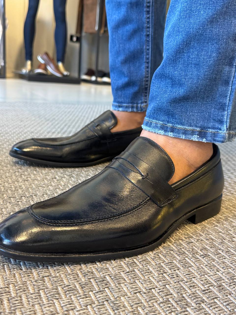 Garbin Group Store - Loafer Couro Sola Borracha Fina Garbin - Preta