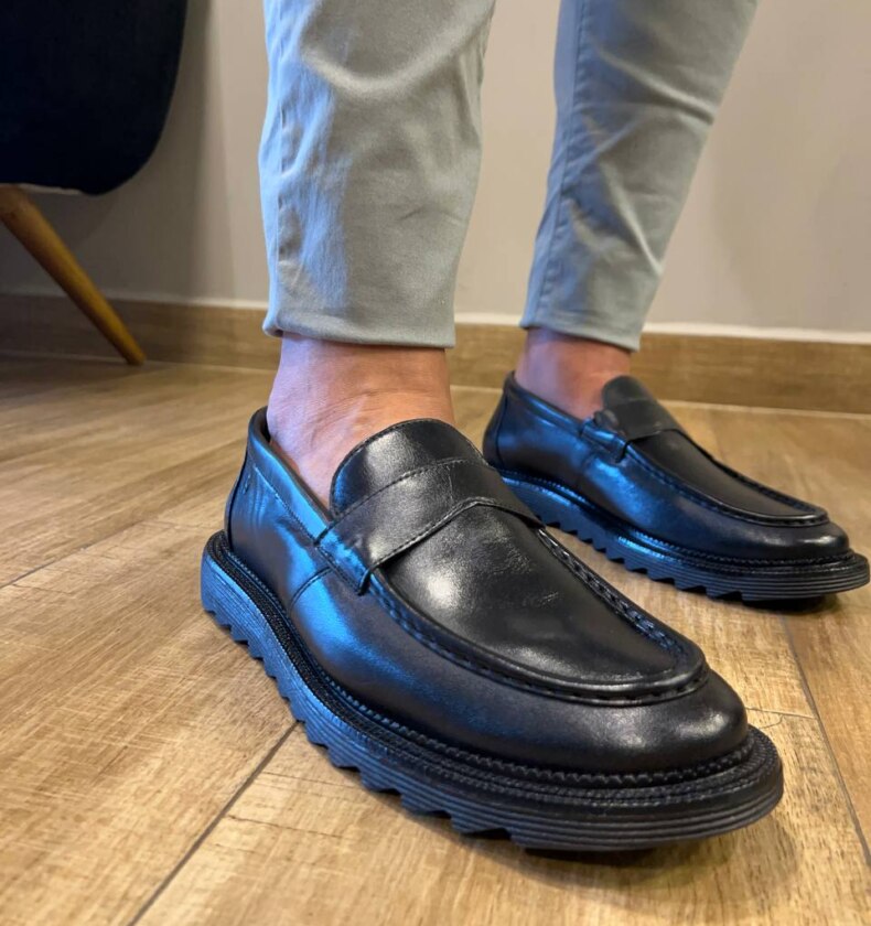 Garbin Group Store - Loafer Tratorado Couro Garbin - Preto