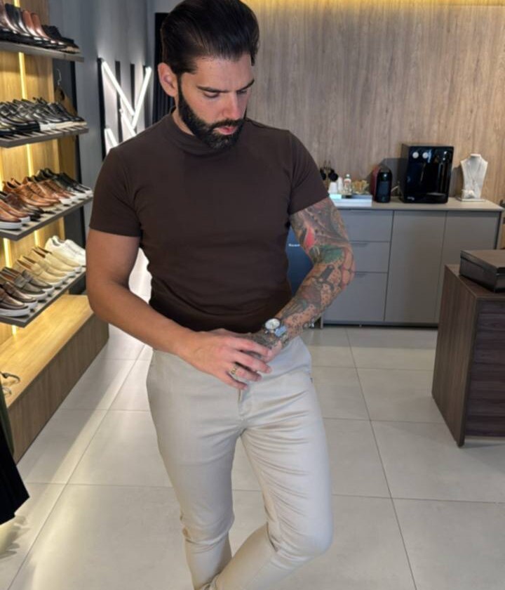 Garbin Group Store - Camiseta Gola Media - Oxing - Marrom